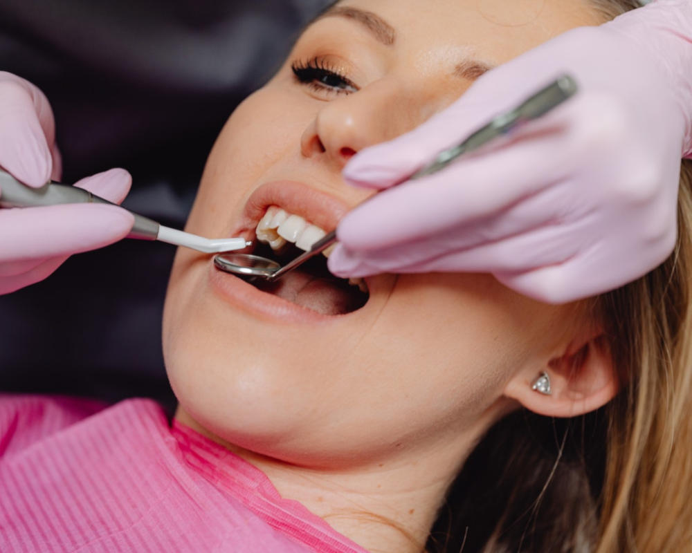 Odontoiatria, la chiave per un sorriso sano e luminoso.